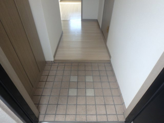 明るい玄関です