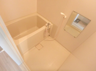 コンパクトで使いやすいお風呂です
