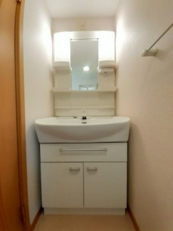 コンパクトで使いやすい洗面所