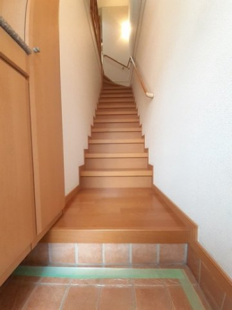 毎日通る玄関はこちらです