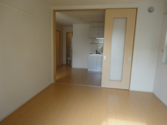 明るい色調の室内です