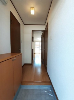 明るい玄関です