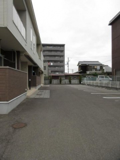 駐車場に車を止められます