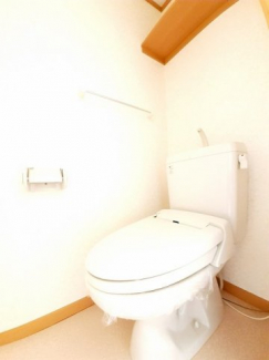 コンパクトで使いやすいトイレです