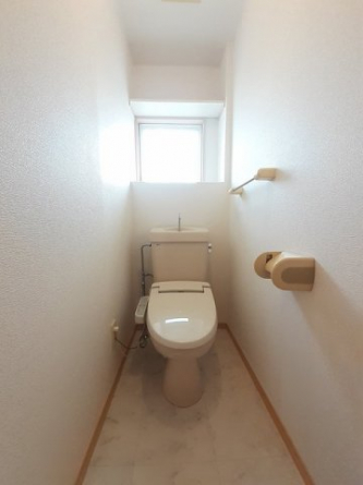 コンパクトで使いやすいトイレです