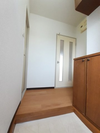 明るい玄関です