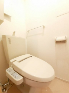 コンパクトで使いやすいトイレです