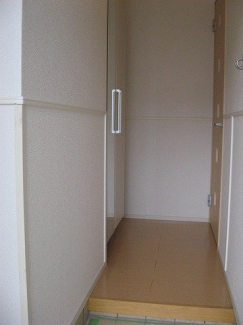 毎日通る玄関はこちらです