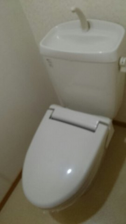 シンプルで使いやすいトイレです