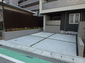 【駐車場】