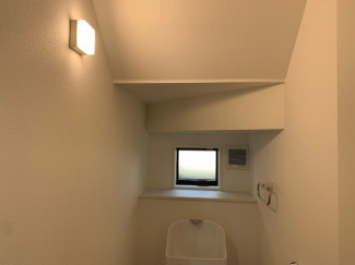 コンパクトで使いやすいトイレです