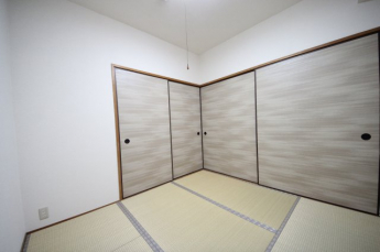 4.5帖和室、襖で仕切ると閉じた空間となります