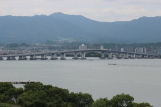 ベランダからの眺望、琵琶湖大橋