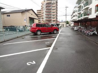 【駐車場】
