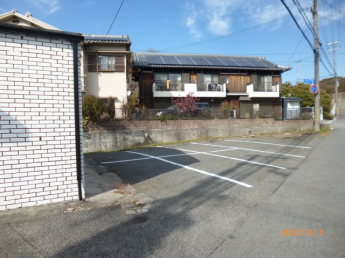 【駐車場】