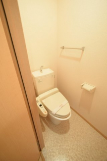シンプルで使いやすいトイレです