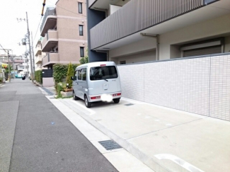 【駐車場】