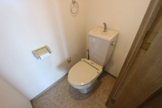 ゆったりとした空間のトイレです