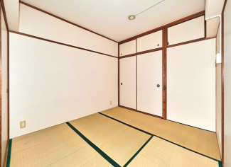 4.5帖和室。畳はご入居前に表替えを致します