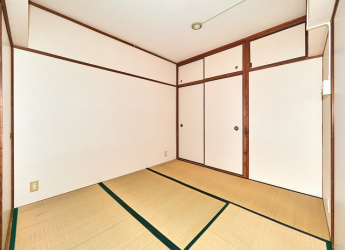 4.5帖和室。畳はご入居前に表替えを致します