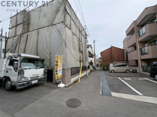 【前面道路含む現地写真】