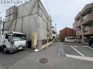 【前面道路含む現地写真】