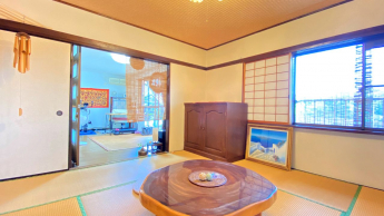 和室8帖　リビングと続き間（4層階）登記上2階部分