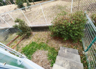 バルコニーから降りられる専用庭