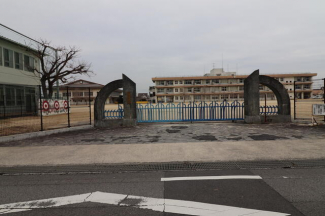北伊予小学校まで680m