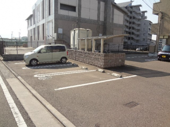 【駐車場】