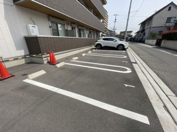 【駐車場】