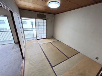 ゆったりとくつろげる和室です