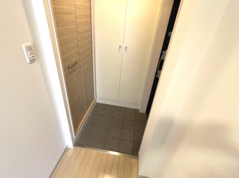 【玄関】