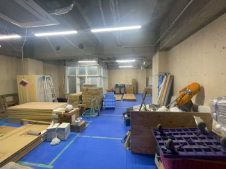 工事現場の物置として一時的に貸し出し中