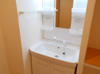 忙しい朝には欠かせない洗面所です