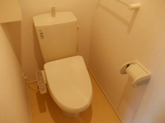 コンパクトで使いやすいトイレです