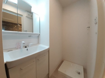 忙しい朝には欠かせない洗面所です