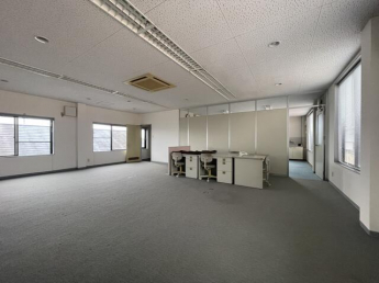 ガレージ付き事務所の画像