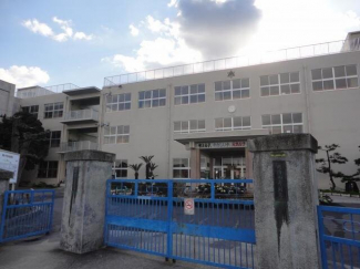 角野小学校まで1230m