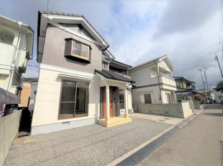 【リフォーム中】前面道路の道幅は４ｍあるため、駐車もしやすい