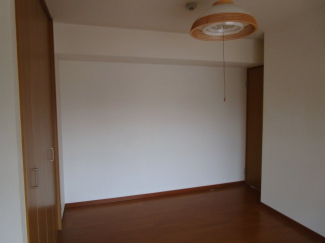 洋室２　6.7帖