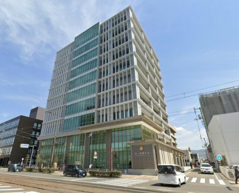 松山東警察署まで421m