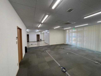 松山市平和通１丁目の店舗一部の画像