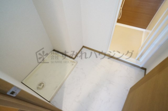 参考、同建物・反転間取りの号室