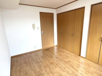 【寝室】