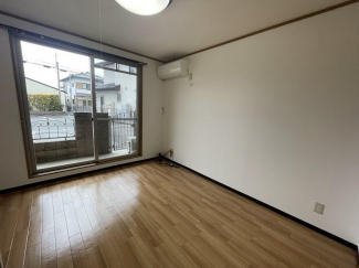 ゆったり過ごせる居間です