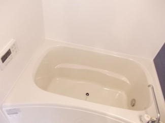 コンパクトで使いやすいお風呂です
