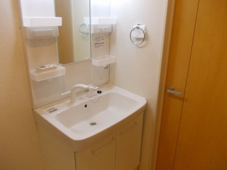 コンパクトで使いやすい洗面所