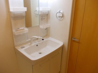 コンパクトで使いやすい洗面所
