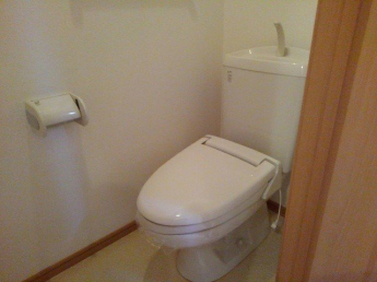 ゆったりとした空間のトイレです